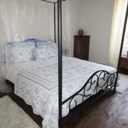 Charming Montmorillion Maison
